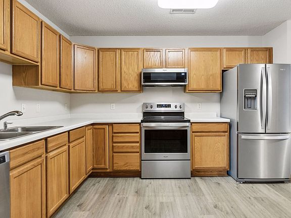 3rd image of 337D Williamsburg Pl