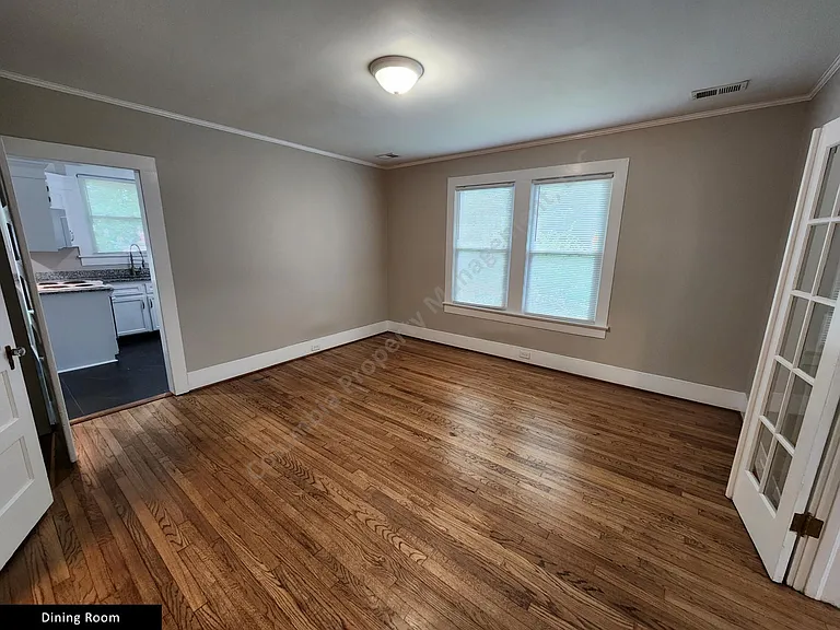 3015 Clark St — Photo 12