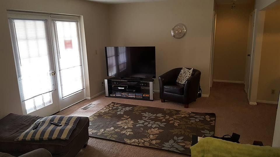1st image of 43 Berkshire Ct