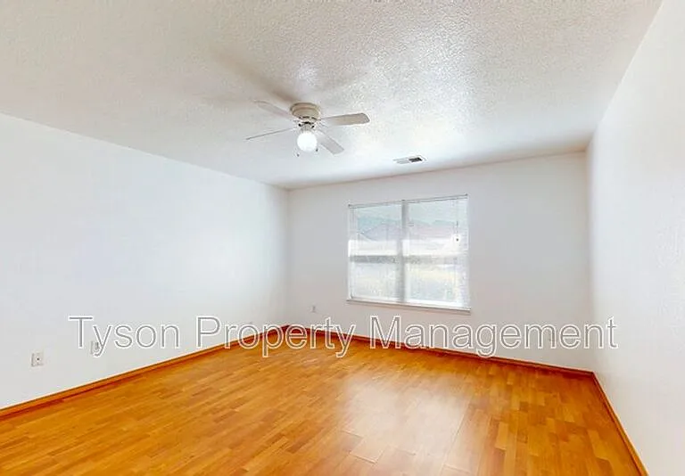 419 Sawtooth St SE — Photo 12