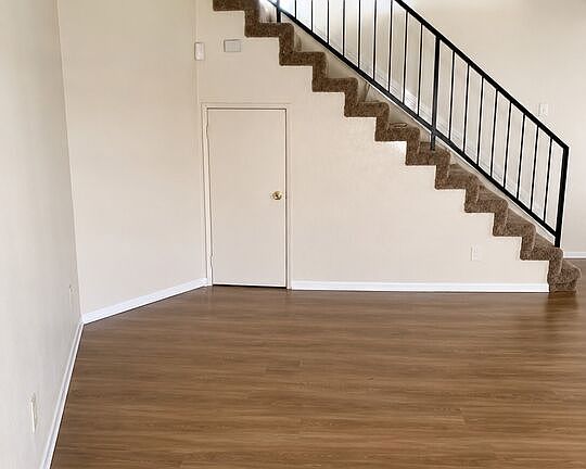 5th image of 1255 E 90th St