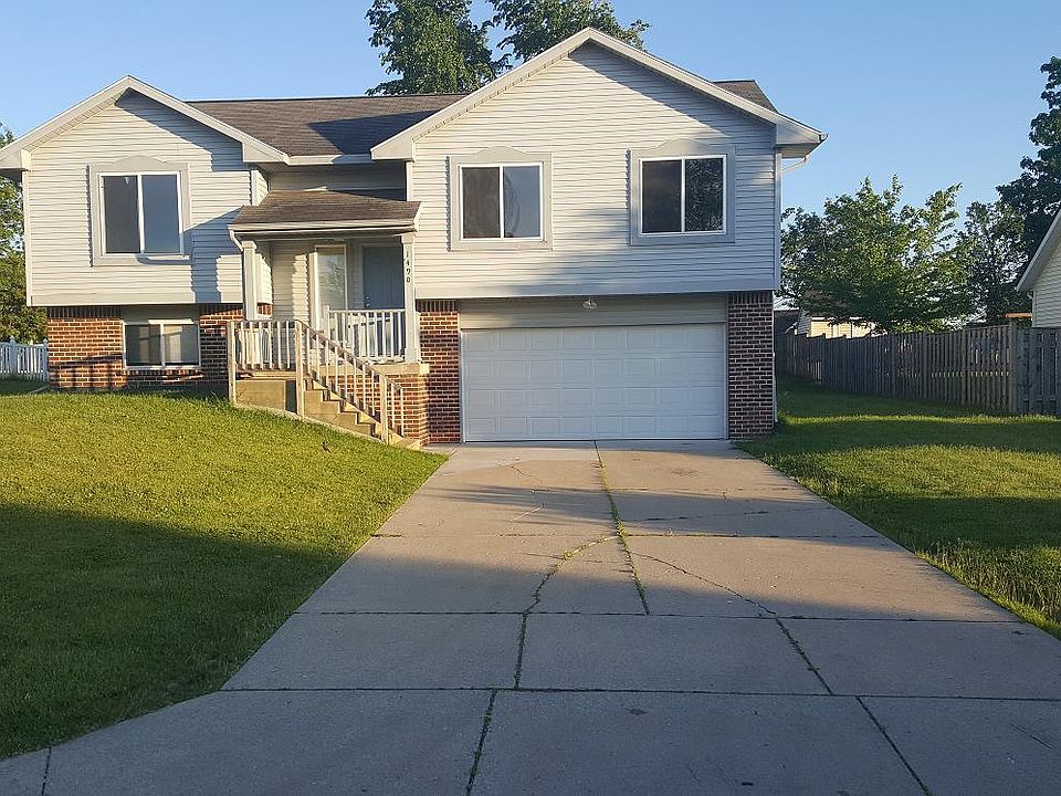 1st image of 1490 Edgeknoll Dr SE