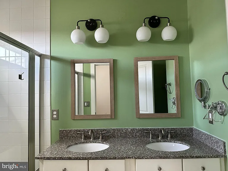 20800 Duxbury Ter — Photo 27