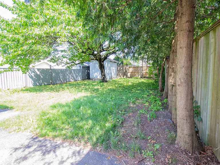 19 Dain Ave — Photo 18
