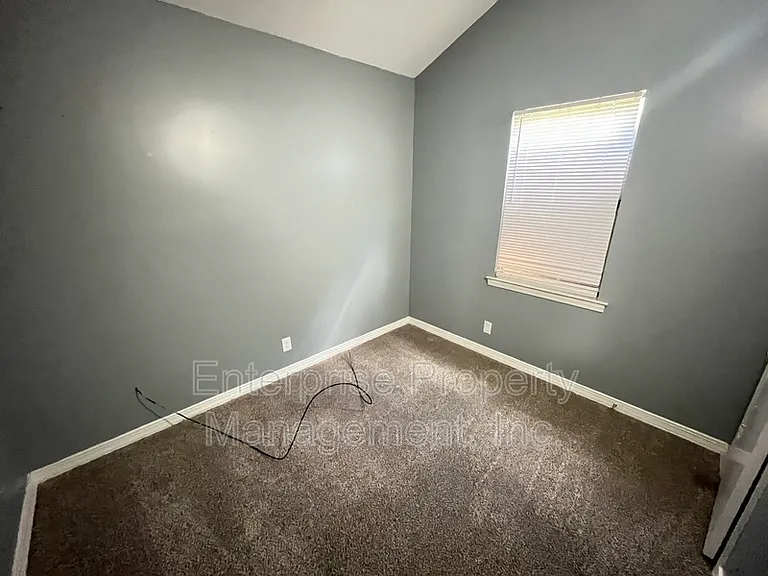 401 N Manassas St — Photo 13