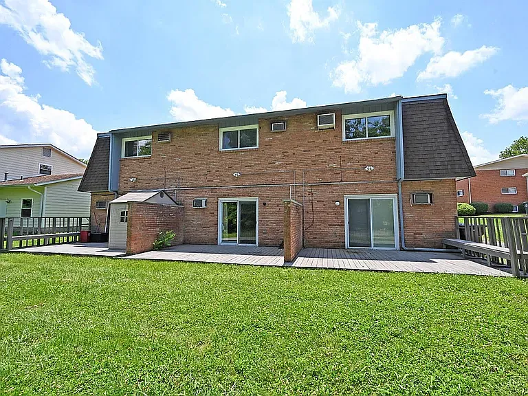 2 bed, 1140 sqft, $1,400 — Photo 2