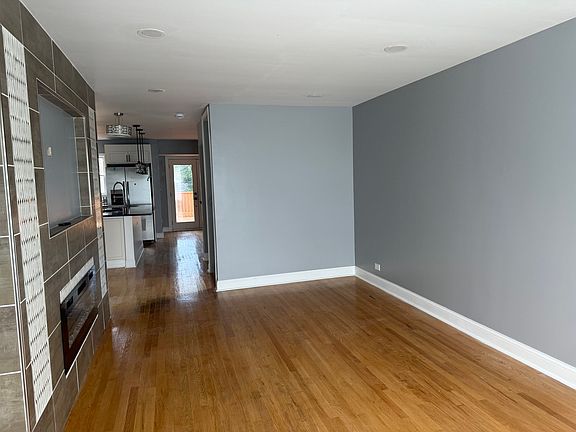 5th image of 9748 S Ellis Ave