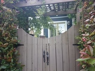 2402 41st Ave SW, Seattle, WA 98116