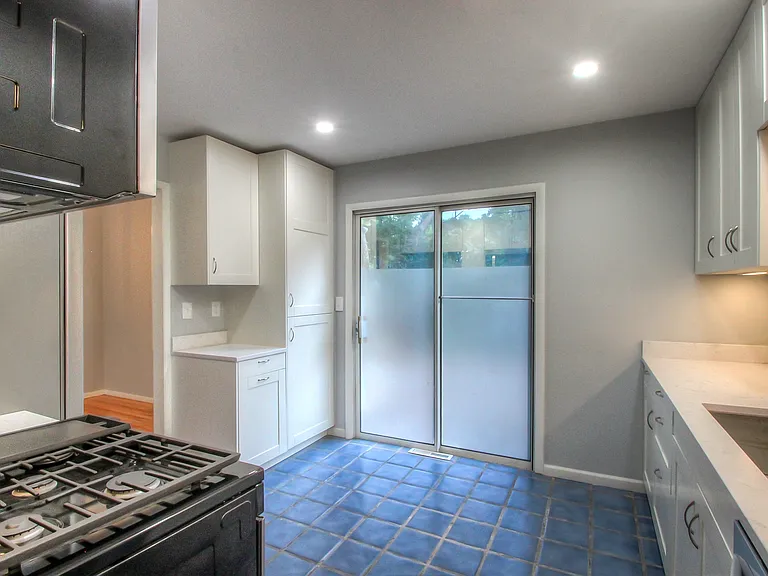 7747 Howe Dr — Photo 14