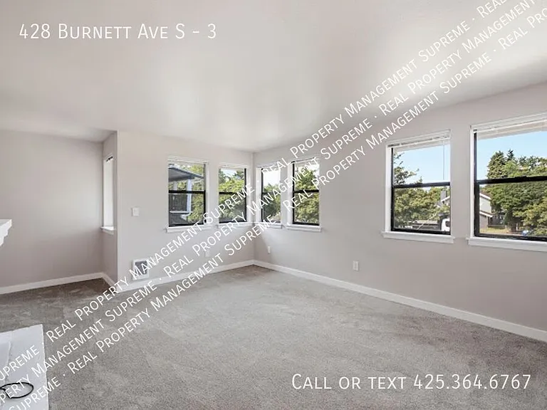 428 Burnett Ave S #3 — Photo 4