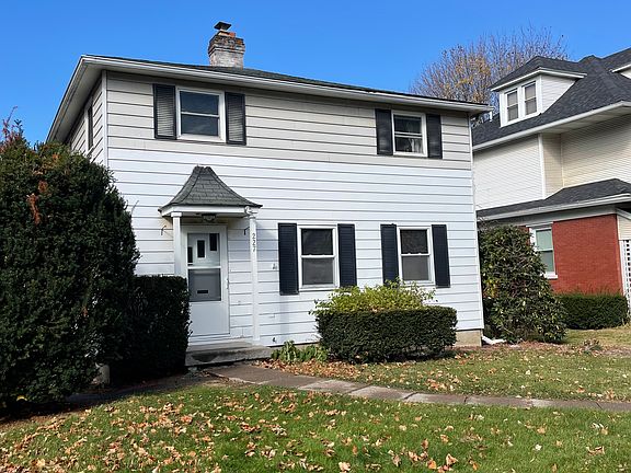 3rd image of 227 E Park Ave