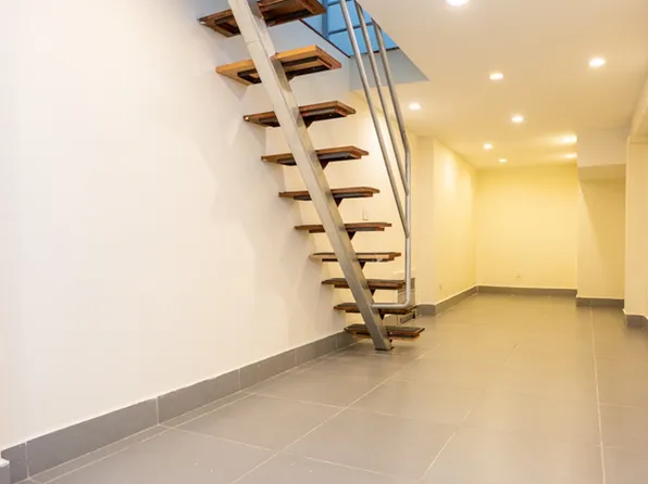 757 Hart Street image 13 of 13