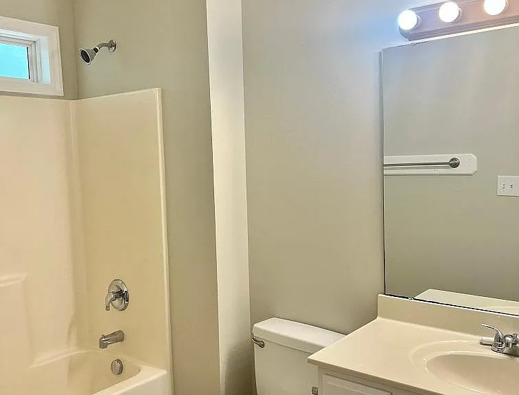 2810 Maple Ridge Dr — Photo 6