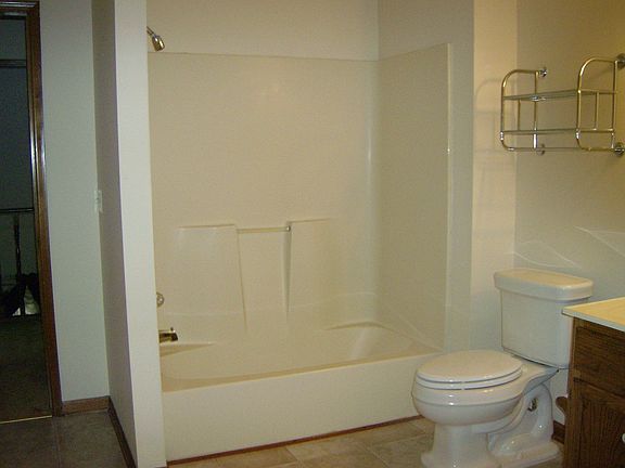 2nd bath tub/shower