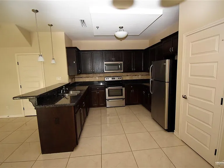 1221 E Daffodil St #C — Photo 2