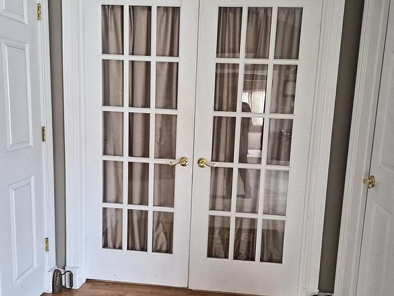 4th image of 751 Lakehurst Avenue