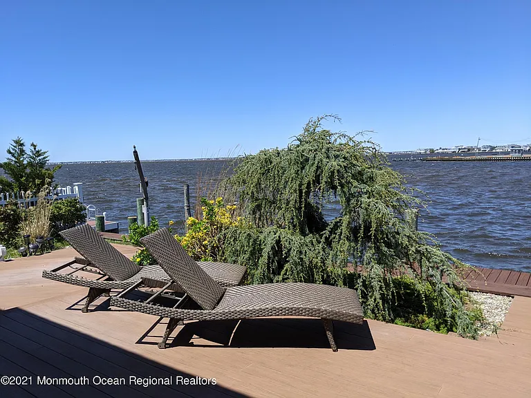 289 Monterey Cir — Photo 31