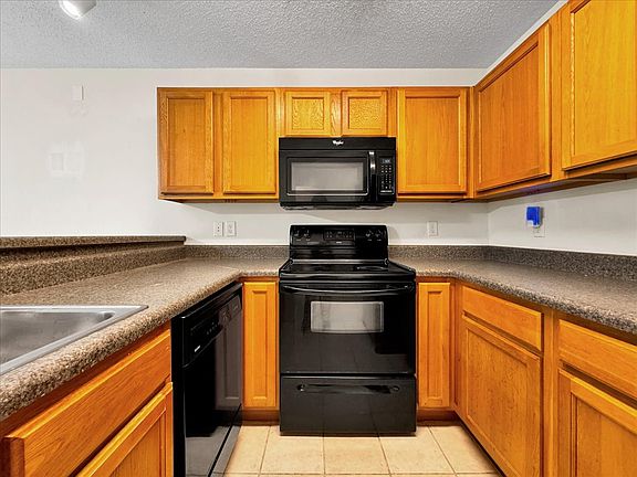 5th image of 994 Scenic Oak Ln