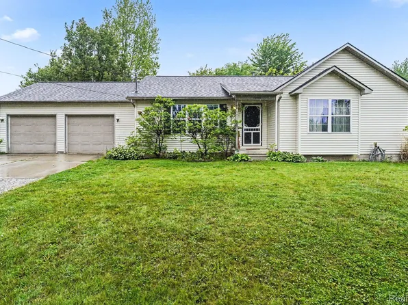 4228 Thom St, Burton, MI 48509