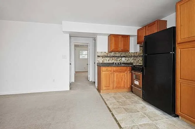 3 bed, 1600 sqft, $1,500 — Photo 2