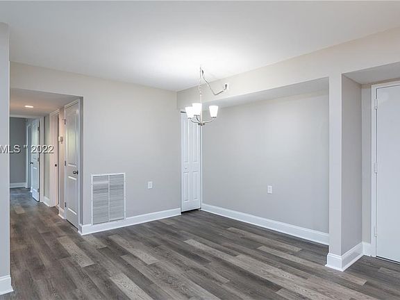 3rd image of 300 Woodhaven Dr APT 1102