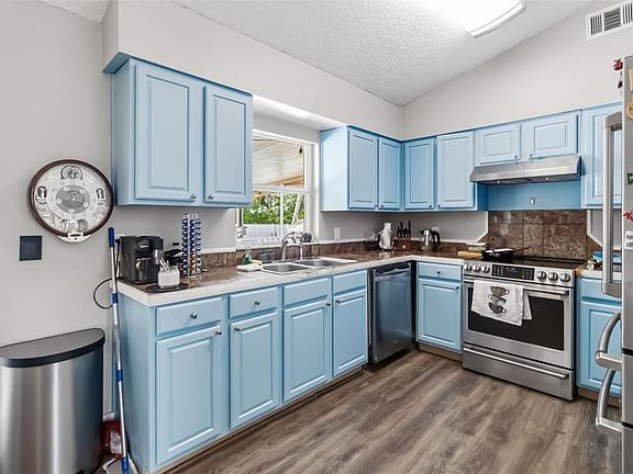 5th image of 7826 BARBERRY DRIVE
