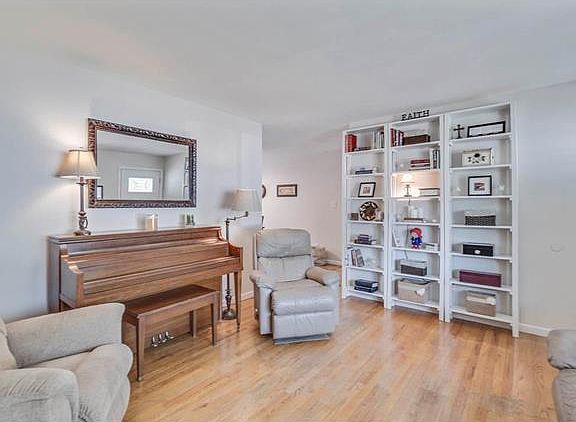3rd image of 5452 Butler Hill Estates Dr