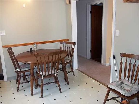 4th image of 63 Wilmington Ave