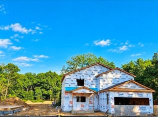 1355 Locust Ave, Bohemia, NY 11716