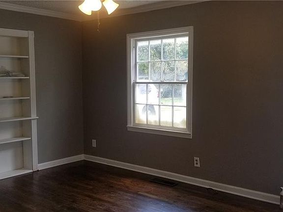 3rd image of 1931 Hazelwood Cir SE