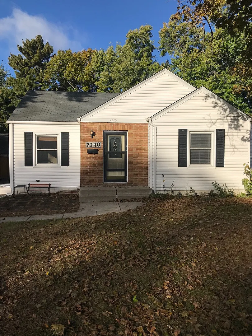 Amazing 3 bedroom 2 bath house in Richfield! — Photo 1
