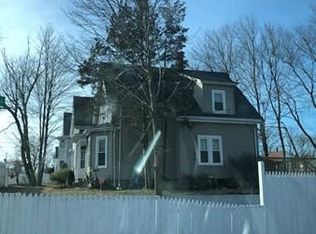 542 Crescent St, Brockton, MA 02302