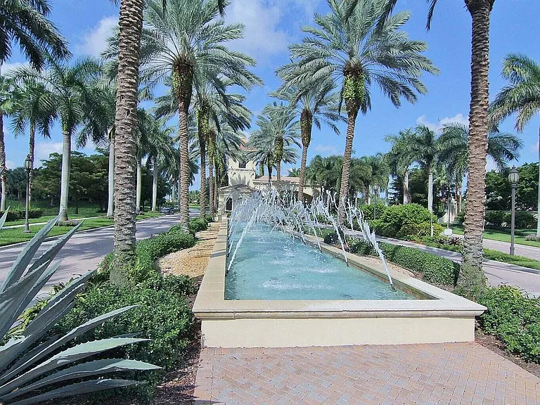 6812 Belmont Shore Dr — Photo 28