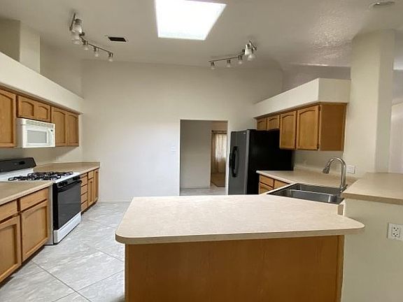 4th image of 8445 E Olive Ann Ln