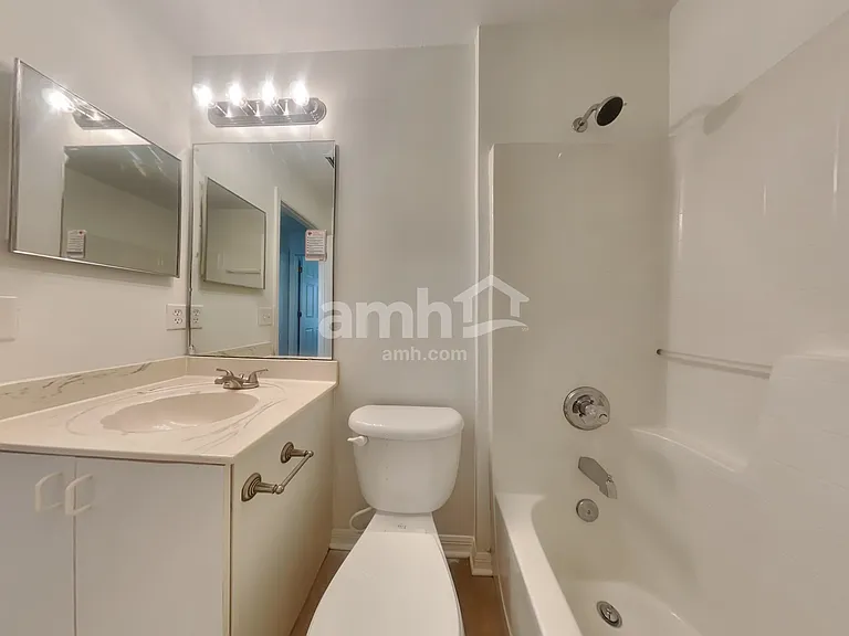 3460 Wentworth Cir W — Photo 18