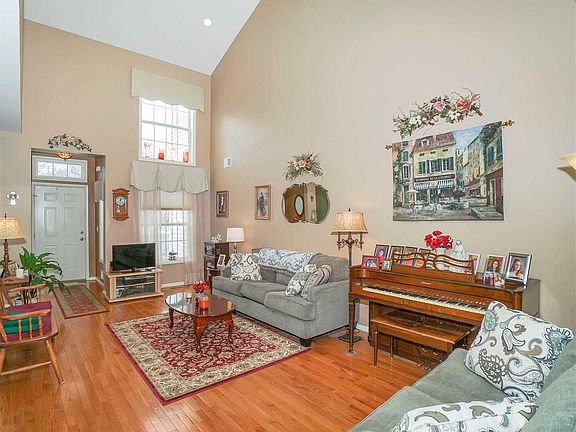 2nd image of 142 Kettles Ln