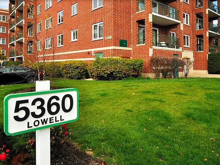 5360 N Lowell Ave #505 — Photo 14