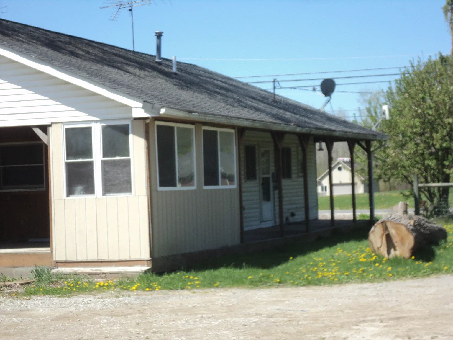 3 bed, 1.5 bath, 1675 sqft, $2,300 — Photo 3