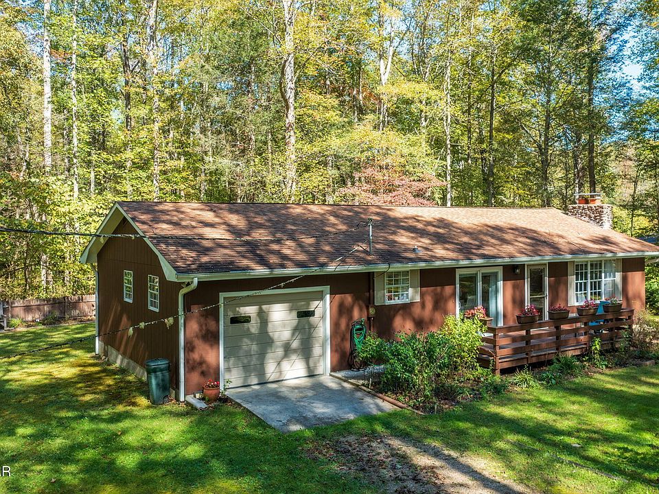 1st image of 547 Rocky Flats Rd