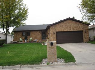 1029 8th St SE, East Grand Forks, MN 56721