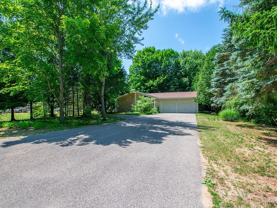 6240 N Reynolds Rd, Lake Ann, MI 49650 Zillow