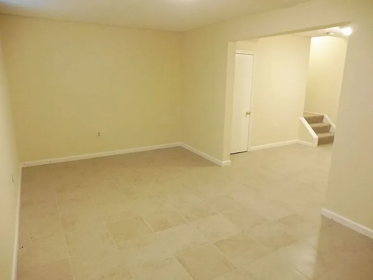 9513 Melrose Square Way — Photo 18