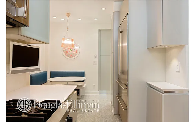 Sold by Douglas Elliman | media 19