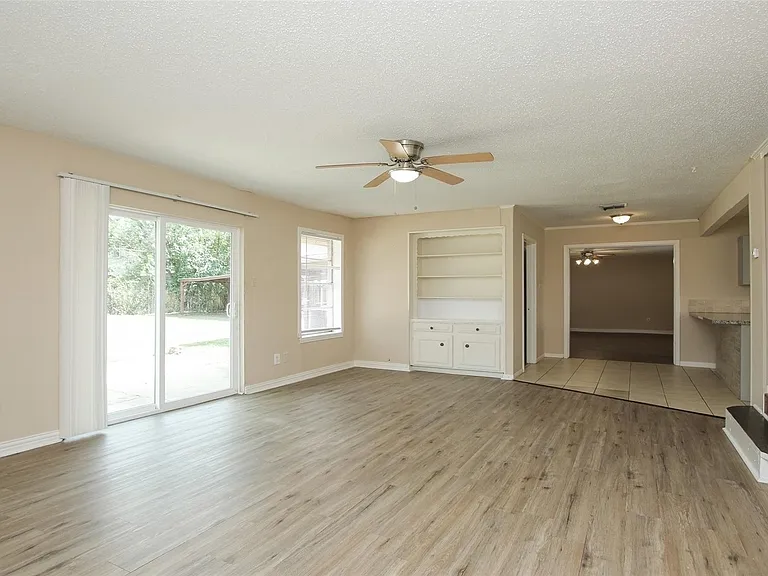 6406 Ashton St — Photo 11