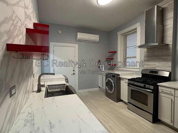 2nd image of 2307 S Leavitt St APT 1