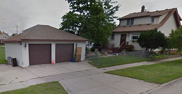 2nd image of 33507 Jefferson Ave