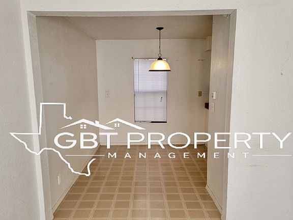 4th image of 208 N Church St APT 202