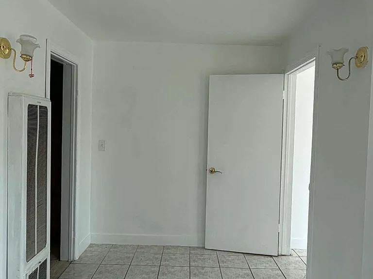 11720 Ferris Rd — Photo 9