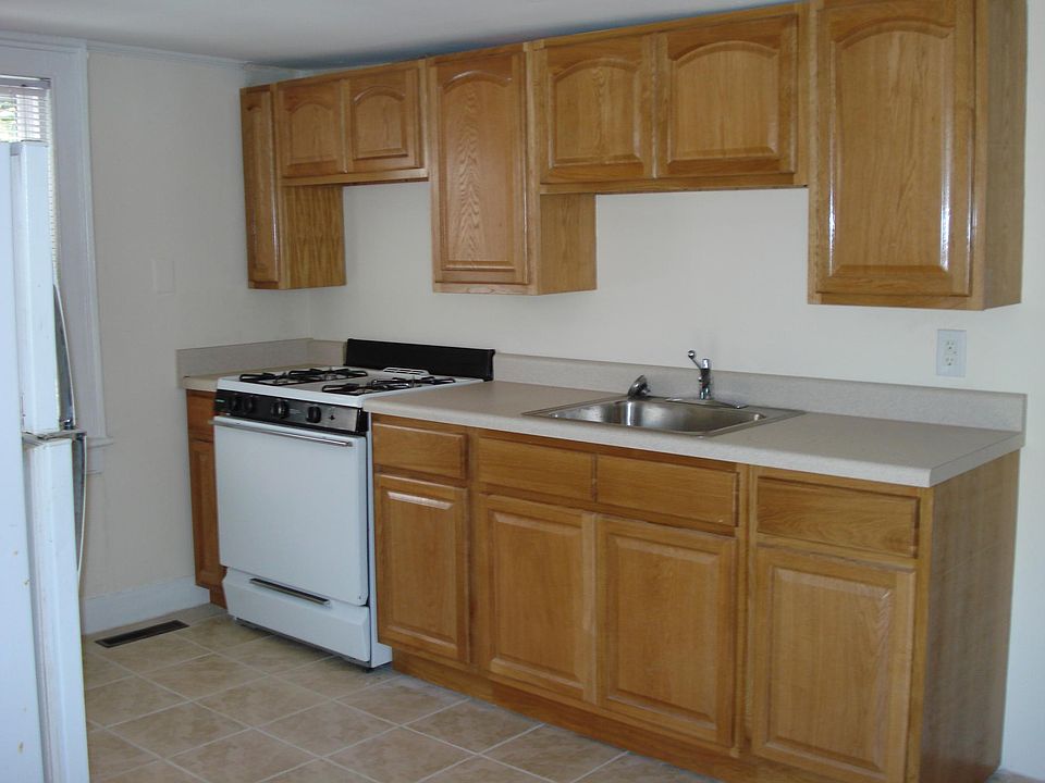 2nd image of 21 Edgewood Ave #1