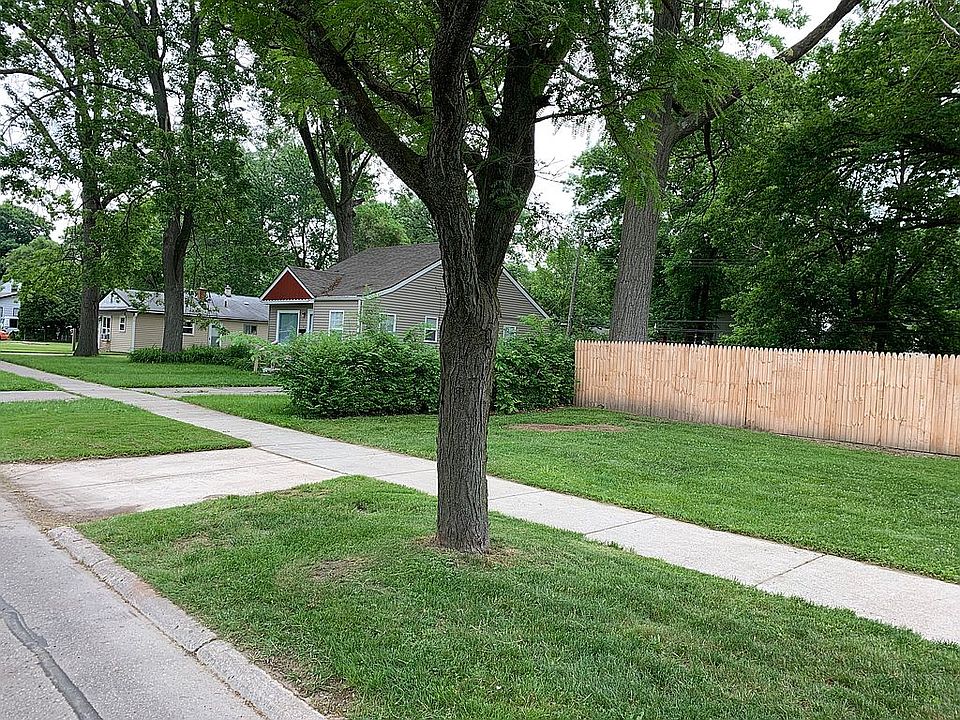 1st image of 447 W Elza Ave